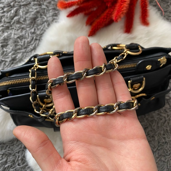 Samantha Thavasa Premium Handbag - Picture 6 of 10